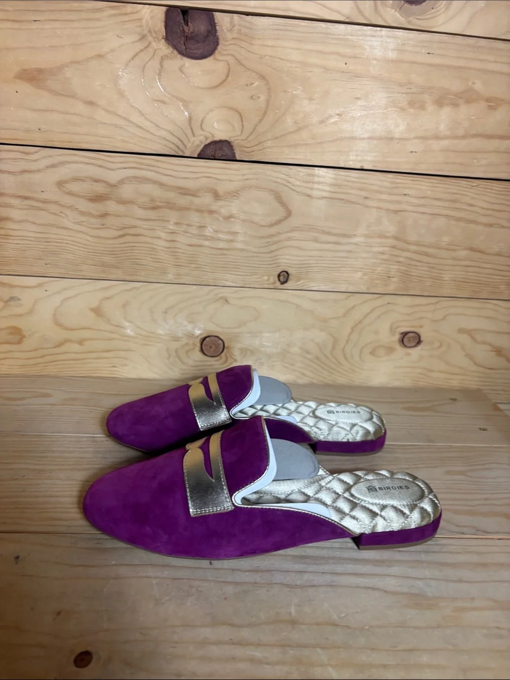 NWOT Birdies Phoebe Berry Magenta Suede and Gold slides size 10
